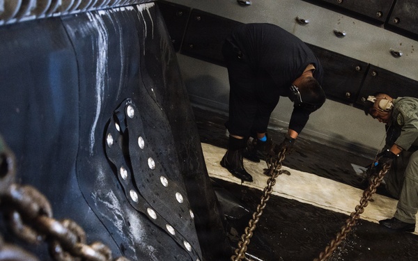 11th MEU Marines, Sailors conduct well deck operations aboard USS Portland