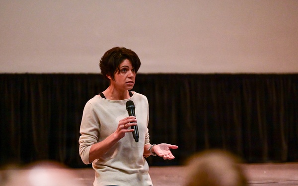 31st Fighter Wing hosts Spouse Town Hall