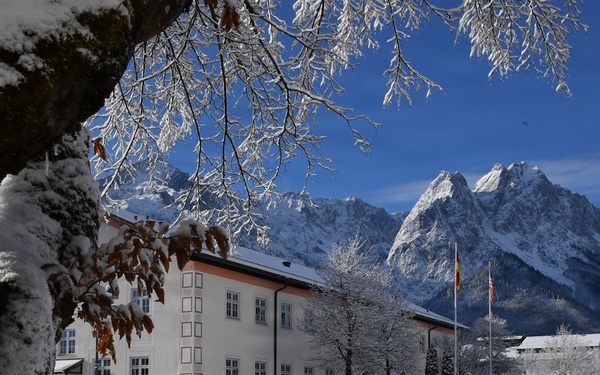 The Strategic Competition in Russia course takes a shift after harsh weather condidions pushes it to become an online course for the day