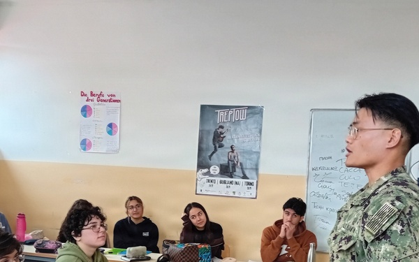 NSA Naples, Italian High School Students Partner in Cultural Exchange