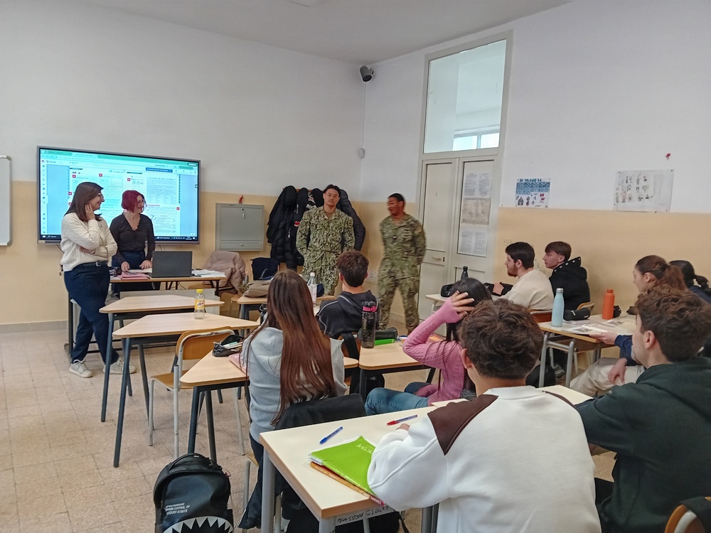 NSA Naples, Italian High School Students Partner in Cultural Exchange