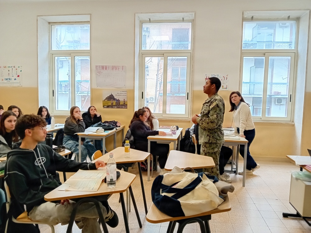 NSA Naples, Italian High School Students Partner in Cultural Exchange