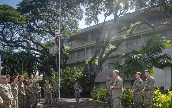 Commander, Naval Information Forces, meets with Information Warfare Sailors stationed in Hawaii.