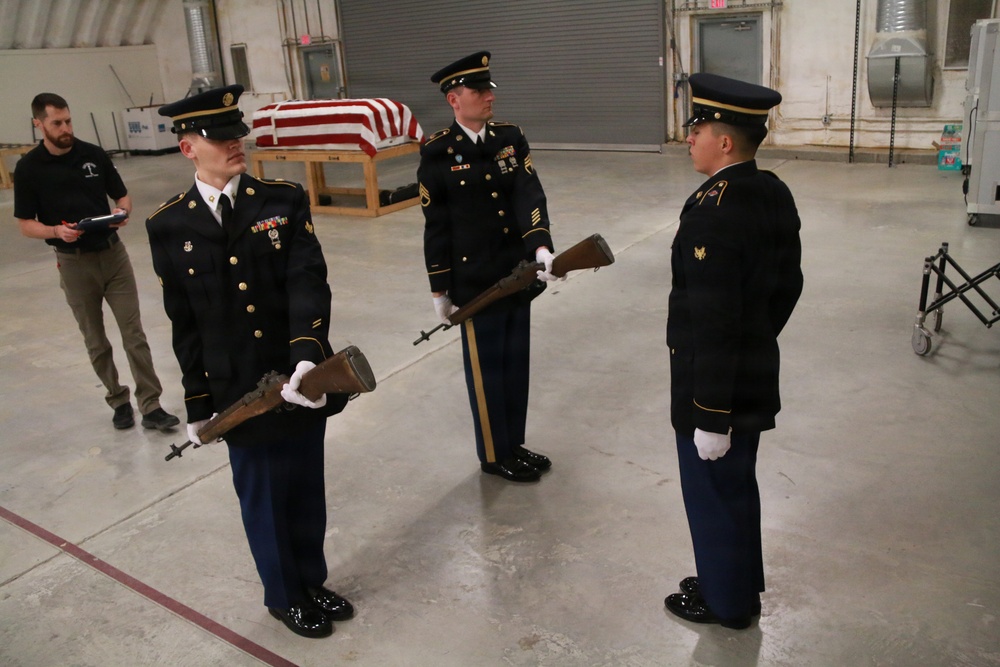 Virginia hosts funeral honors training for ARNG Soldiers from 6 states, territories