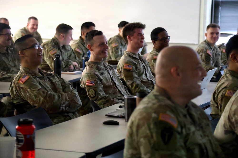 Illinois Guard Soldier Receives Order of the Sphinx