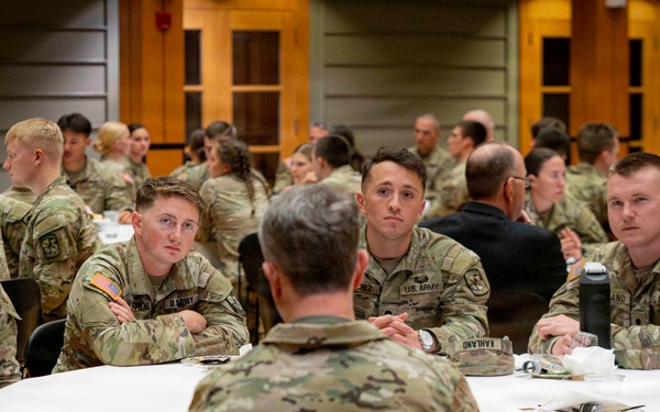 CJCS Meets with Cadets