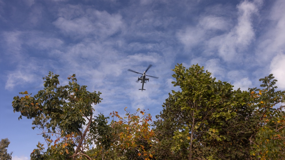 U.S. Marines with MWSS-271 refuel AH-1Z vipers with HMLA-269