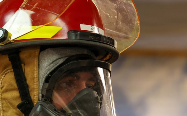 USS Thomas Hudner (DDG 116) Conducts Damage Control Training