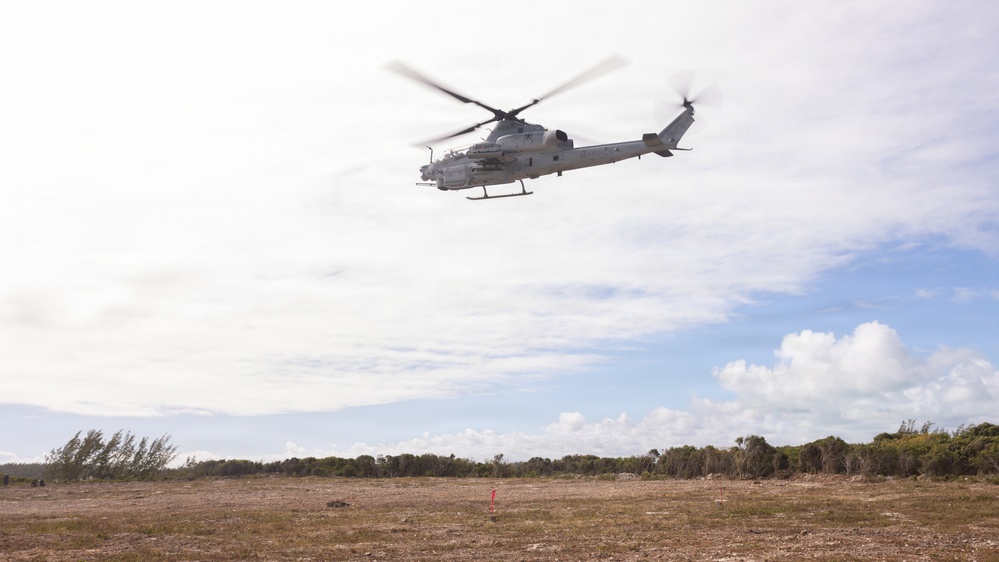 U.S. Marines with MWSS-271 refuel AH-1Z vipers with HMLA-269