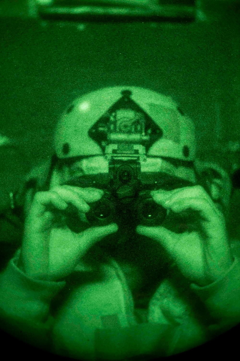 11th MEU Marines, Sailors conduct nighttime deck landing qualifications aboard USS Portland