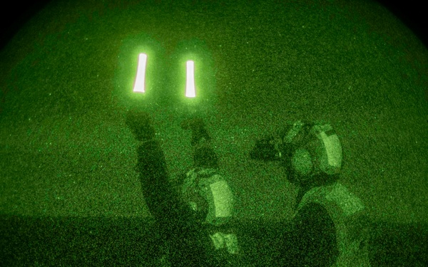 11th MEU Marines, Sailors conduct nighttime deck landing qualifications aboard USS Portland