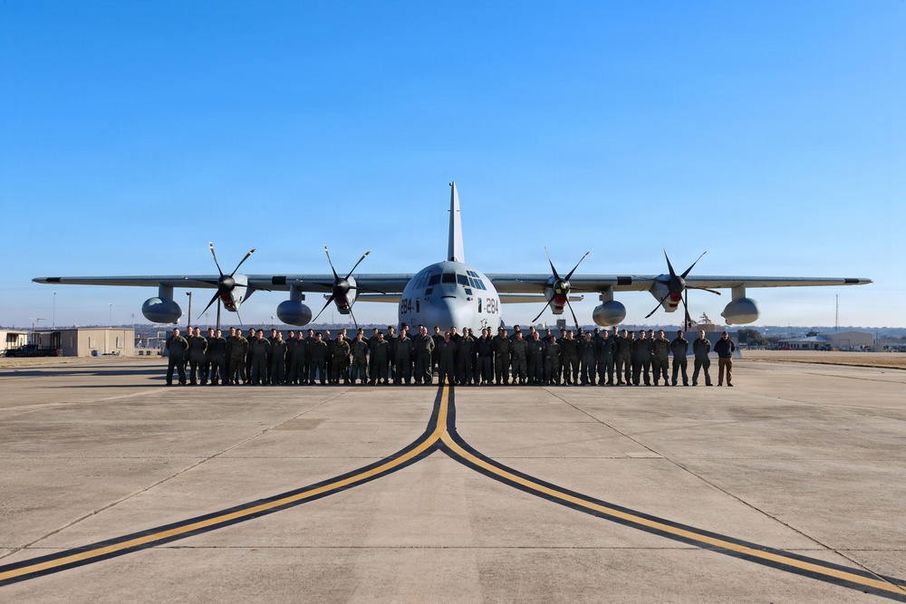 VMGR-153 trains in Texas