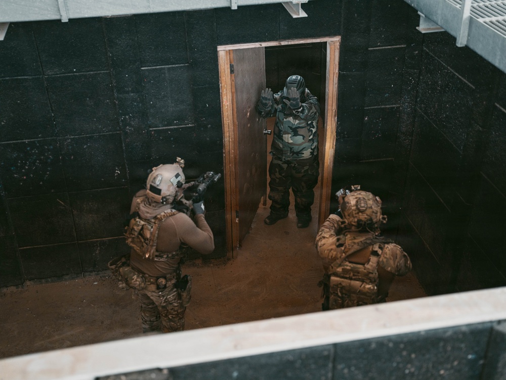 3rd SFG (A) Green Berets conduct SFAUC training with Irish ARW partner forces