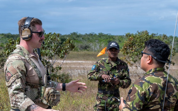 571 MSAS Builds Partner Capacity With Belize Defense Force