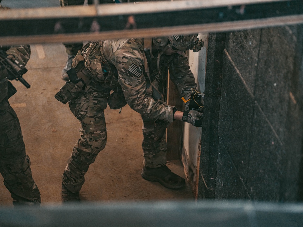 3rd SFG (A) Green Berets conduct SFAUC training with Irish ARW partner forces