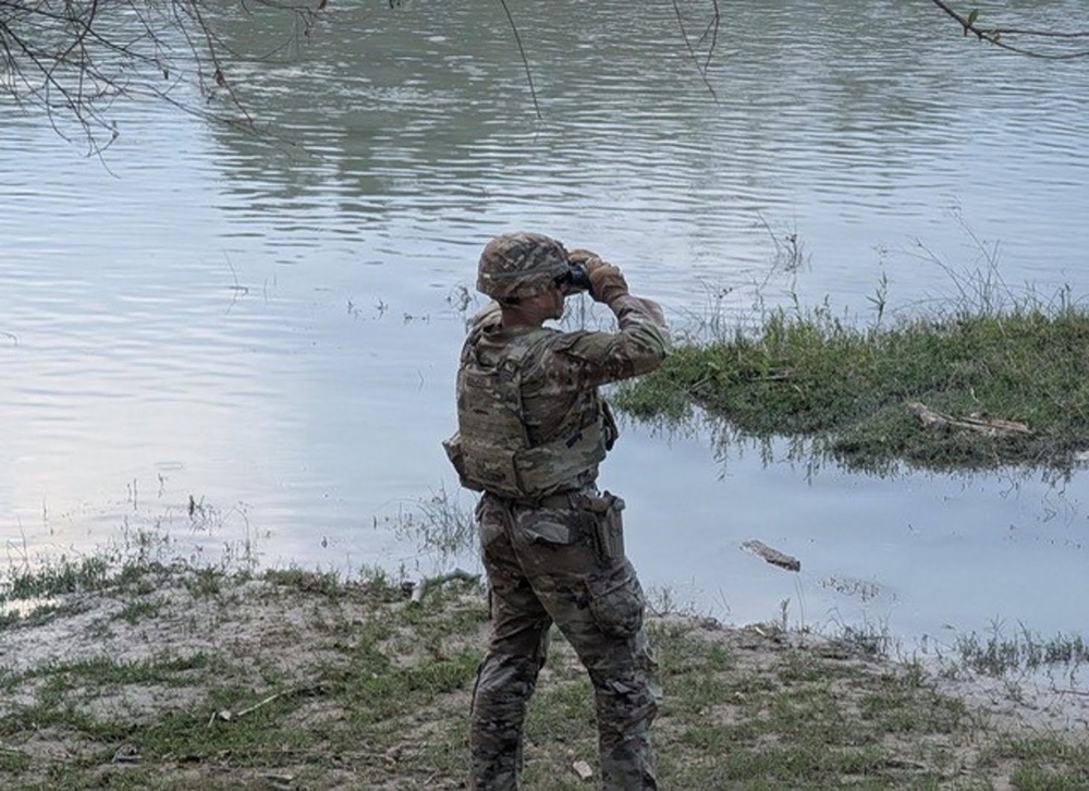 U.S. Army Soldier Monitors the Rio Grande