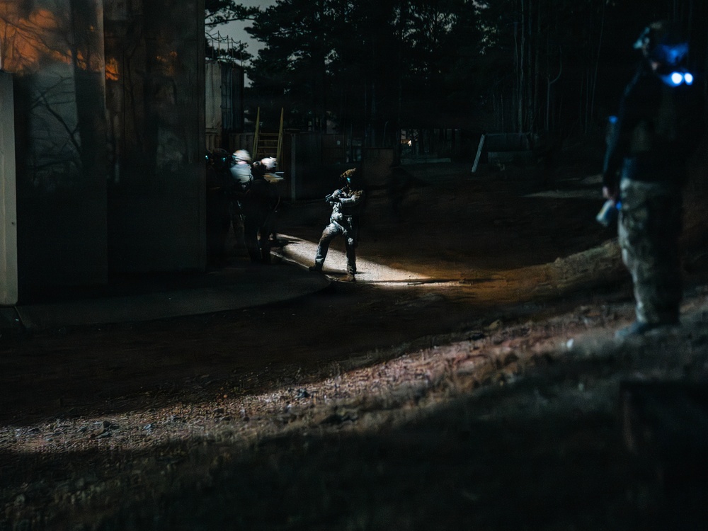 3rd SFG (A) Green Berets conduct SFAUC training with Irish ARW partner forces