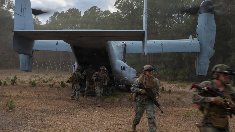 24th MEU CERTEX: U.S Marines with Kilo Conduct a TRAP mission