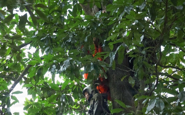24th MEU CERTEX: U.S Marines with Kilo Conduct a TRAP mission