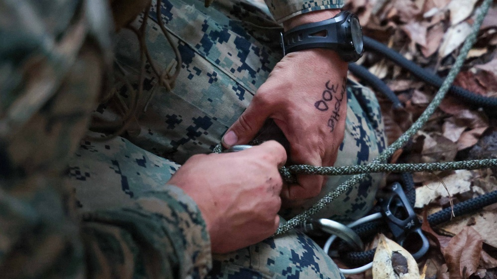 24th MEU CERTEX: U.S Marines with Kilo Conduct a TRAP mission