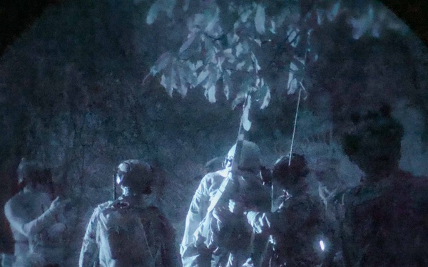 24th MEU CERTEX: U.S Marines with Kilo Conduct a TRAP mission