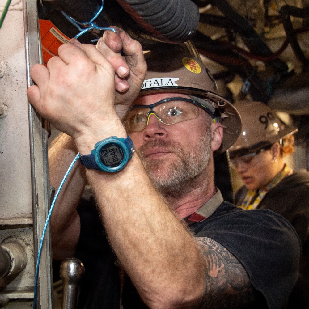 Ronald Reagan Sailors and Shipyard Workers Conduct Maintenance