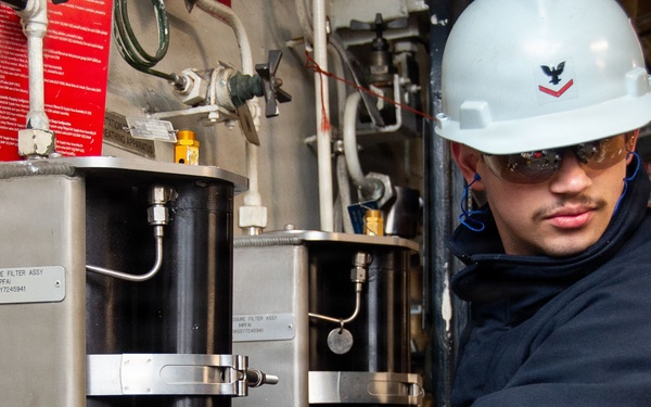 Ronald Reagan Sailors and Shipyard Workers Conduct Maintenance