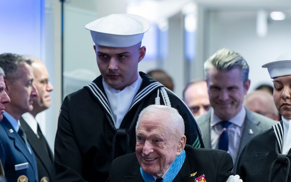 SW Hegseth Hosts MoH Recipient Capt. William's HoH Induction