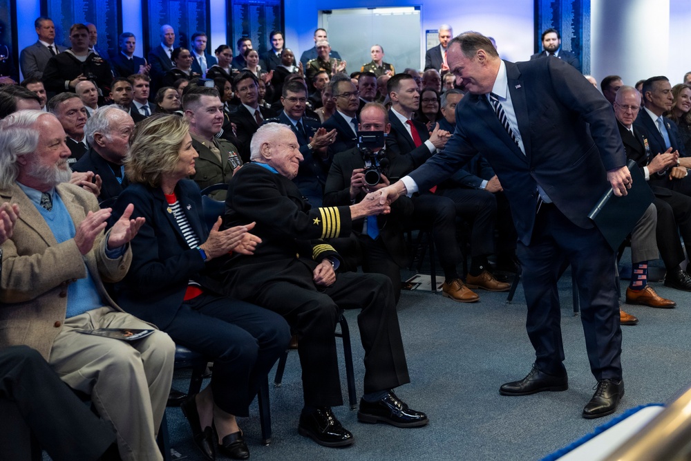 SW Hegseth Hosts MoH Recipient Capt. William's HoH Induction