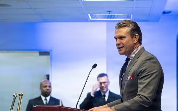 SW Hegseth Hosts MoH Recipient Capt. William's HoH Induction