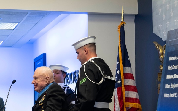 SW Hegseth Hosts MoH Recipient Capt. William's HoH Induction