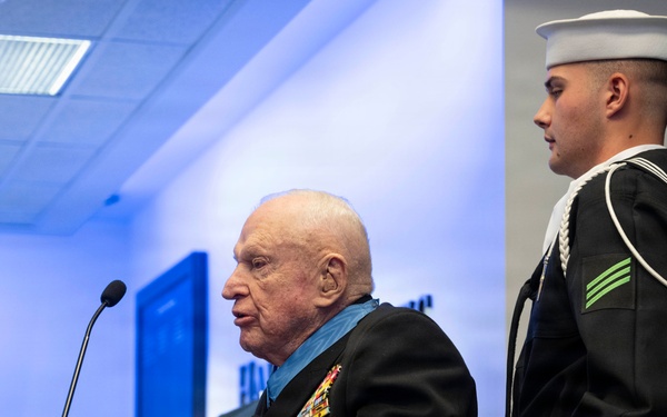 SW Hegseth Hosts MoH Recipient Capt. William's HoH Induction