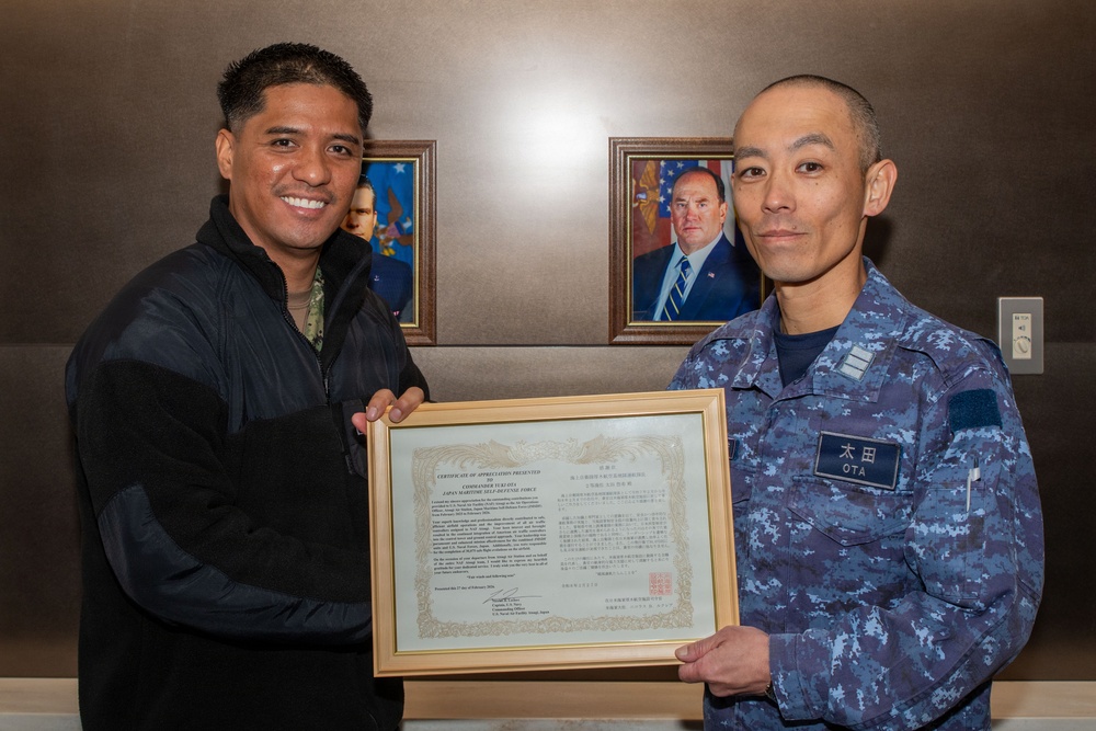 NAF Atsugi Air Ops Presents Letter of Commendation