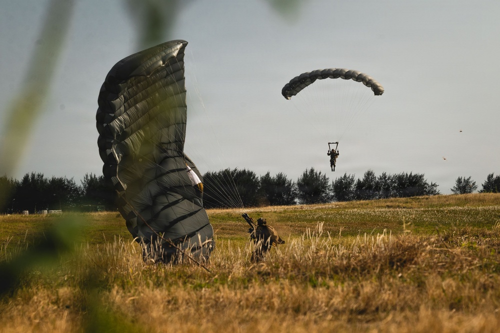 U.S. Army Rangers, Green Berets and U.S. Marines Conduct Joint Raid Exercise