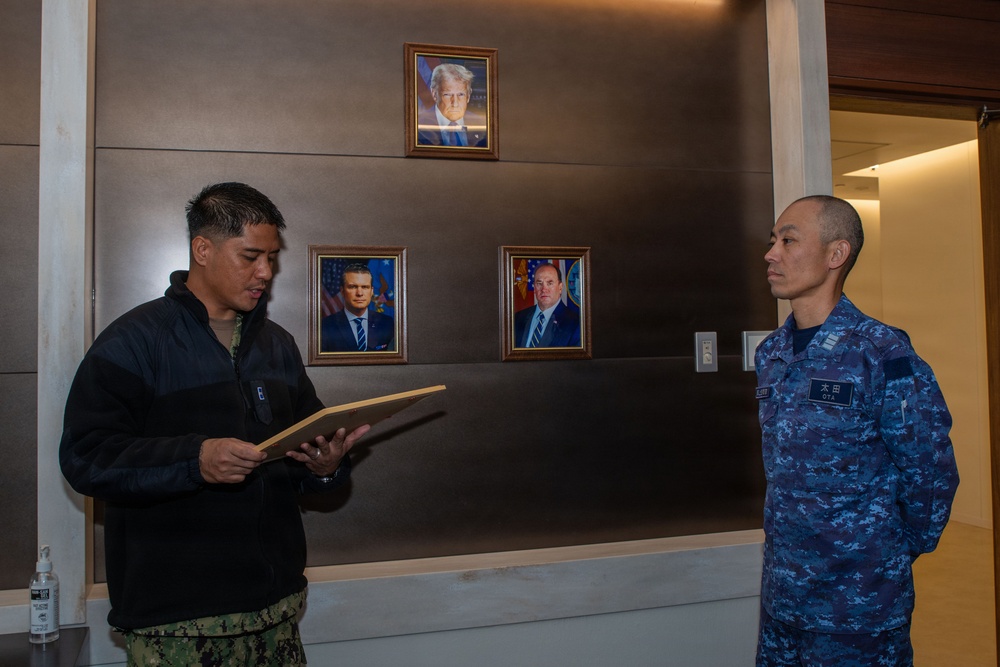 NAF Atsugi Air Ops Presents Letter of Commendation