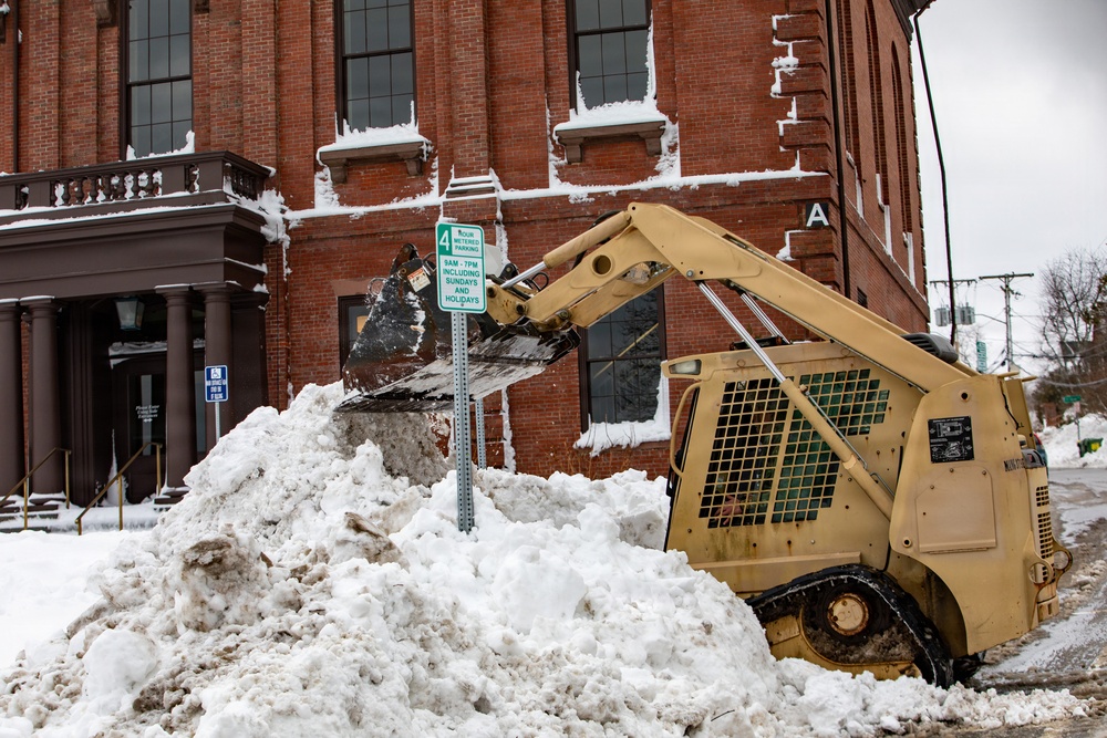 Mass. Guard Responds to Blizzard in Plymouth