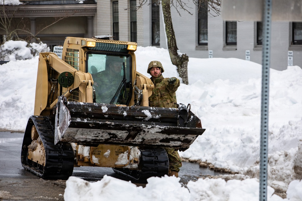 Mass. Guard Responds to Blizzard in Plymouth