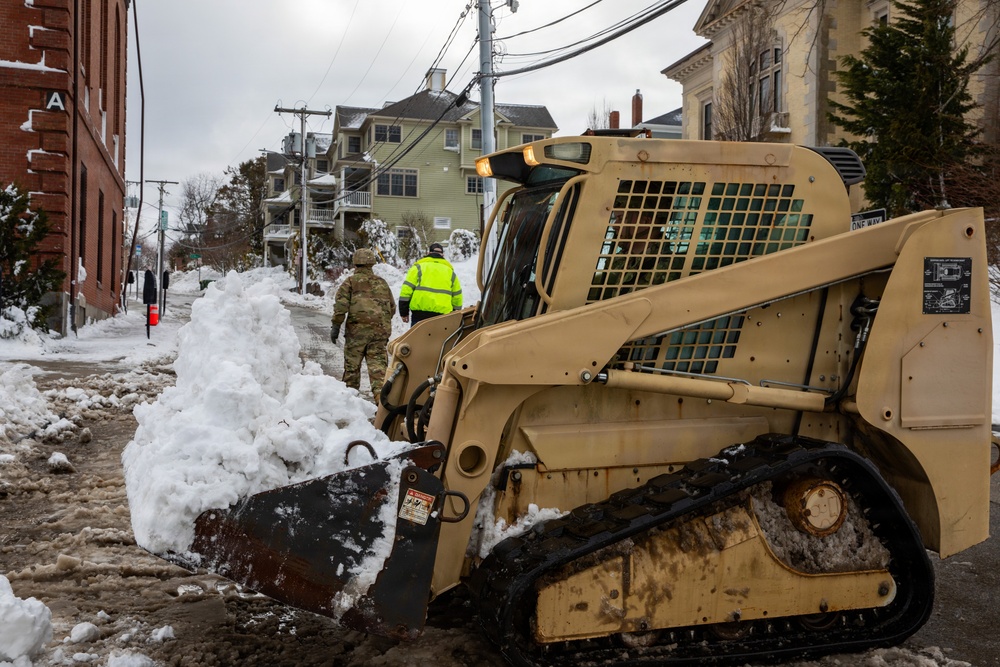 Mass. Guard Responds to Blizzard in Plymouth