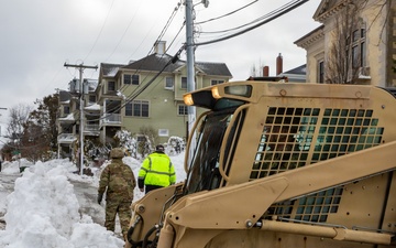 Mass. Guard Responds to Blizzard in Plymouth