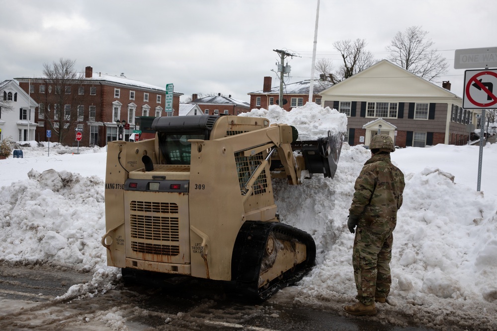 Mass. Guard Responds to Blizzard in Plymouth