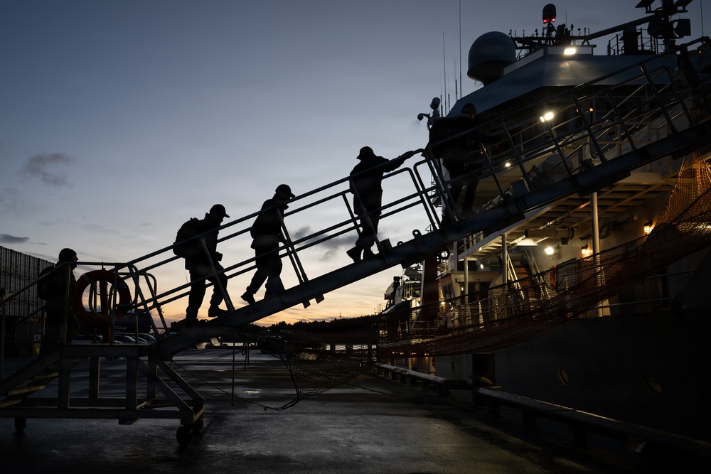 AE26: Ship-to-Shore Patient Transfer Drill