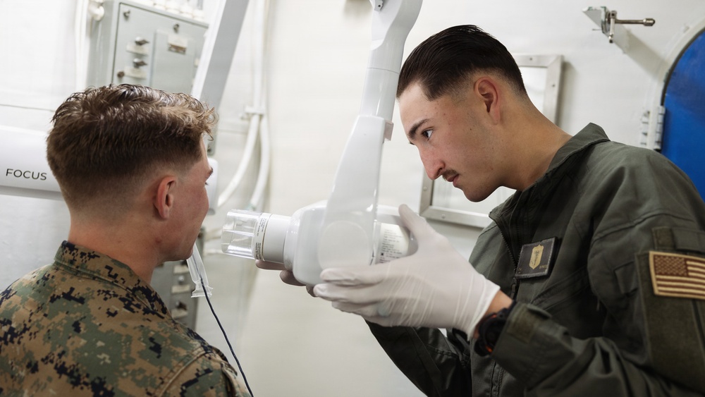 11th MEU Marines, Sailors Conduct Dental Examination