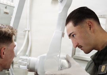 11th MEU Marines, Sailors Conduct Dental Examination