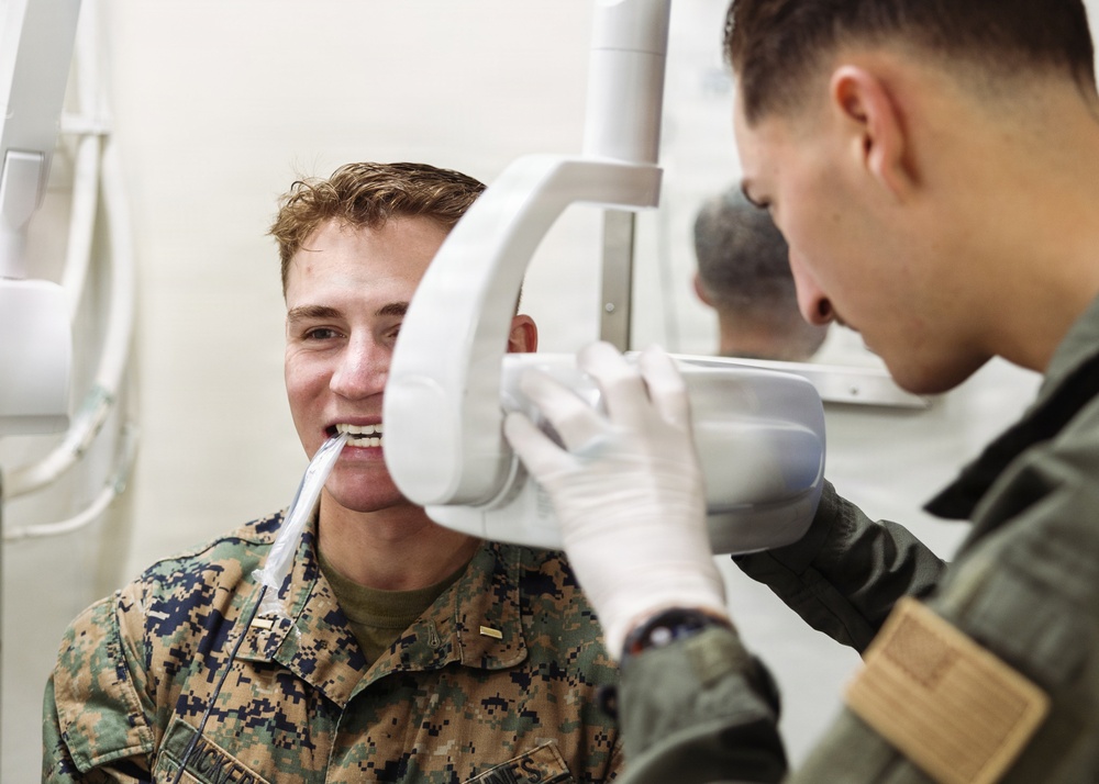 11th MEU Marines, Sailors Conduct Dental Examination