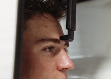 11th MEU Marines, Sailors Conduct Dental Examination