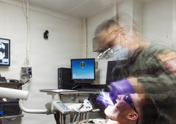 11th MEU Marines, Sailors Conduct Dental Examination