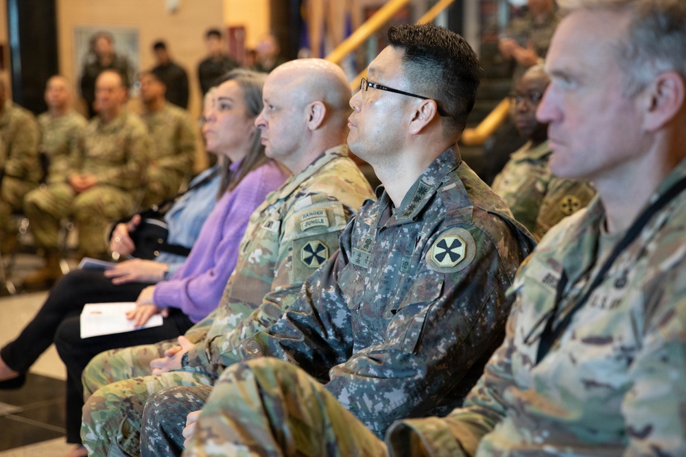Eighth Army Patching Ceremony Col. Lee Sang-hun becomes new Deputy Commanding Officer-ROK