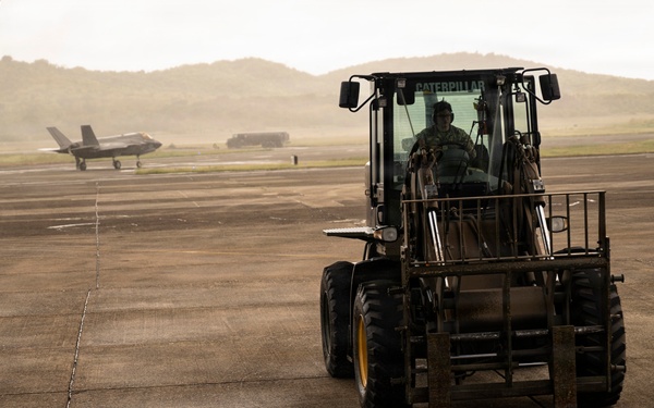 Mobility Airmen enable redeployment operations in Puerto Rico