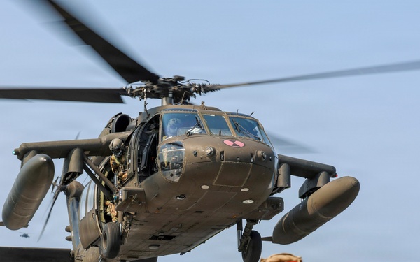 16th Combat Aviation Brigade conducts Flight Ops Aboard Ashland