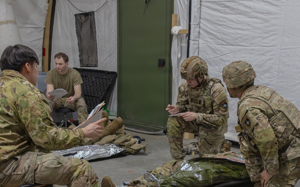 3-8 practice medical techniques during a Combat Lifesaver course
